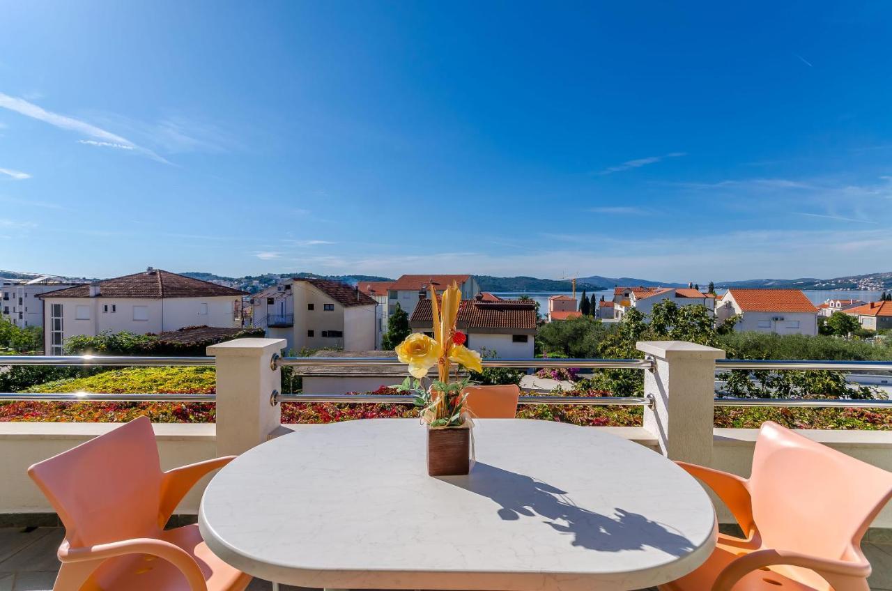 Apartments Palm Tree Trogir Ngoại thất bức ảnh